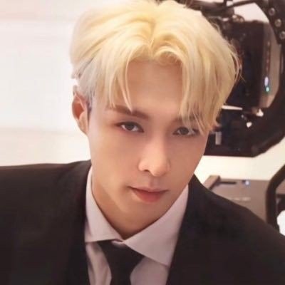 i might not have a fancy car but i fancy u @weareoneEXO ^^ 🪐