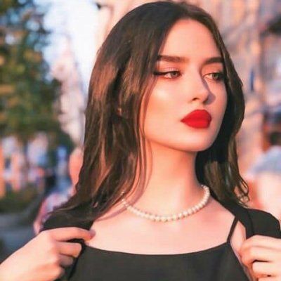 لاتنفخ البالون أكبر من حجمه حتى لاينفجر بوجهك .. كذلك البعض
