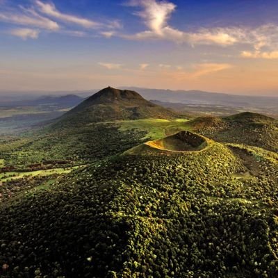 #Auvergne #asmrugby #running #courseapied
“La vie est un sommeil, l’amour en est le rêve, Et vous aurez vécu, si vous avez aimé.”
Alfred de Musset