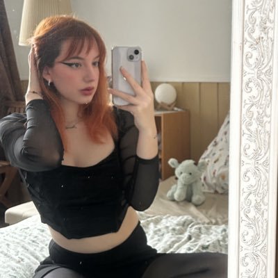c’est moi chat noir, toujours présent, j’ai des pouvoirs super puissants ✨