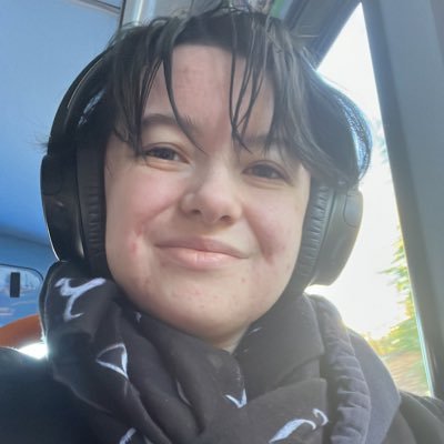 She/they. 24. Autistic, queer, works in accessibility. Buy the book my Sherlock Holmes work appears in from the link.