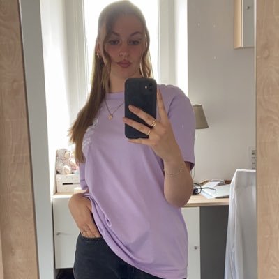 JadouLhm's profile picture. j’avance à grands pas, que dans le grandiose