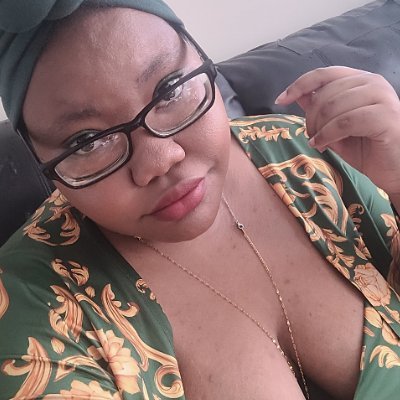 plus-size model, tall sexy, and unique. 👠👠👛💄📿💍👓👗🎵🎶🍇🍎🥥🍅🍍🍈🐈🐈