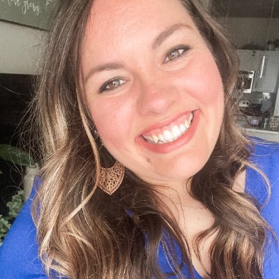 4th grade teacher 💚💙🐾 #LISD 👩🏻🏫❤️📚🥰 Auntie👶🏻 Dog Mom🐶 Reader📚