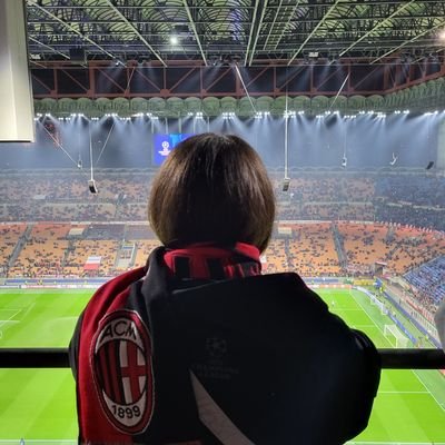il mio cuore batte solo per due colori: il rosso e il nero❤🖤
milan stan acc italian edition