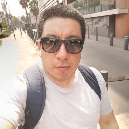 Alegre, trabajador, independiente, me encantan los deportes, la musica, el antro, informatico!! filosofia GNU/Linux