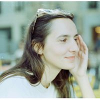 — (@lizzielistening) 's Twitter Profile