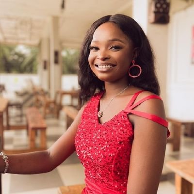 Happy Lady😊
Medical doctor that sews✂️
Proud Foodie😌
#march 4