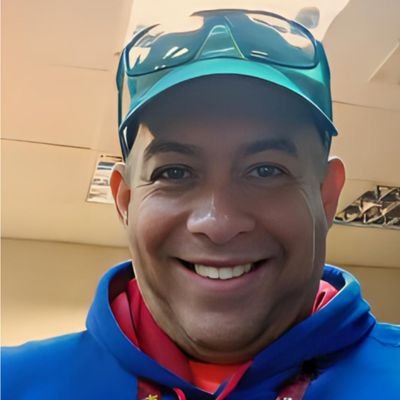 Chavista-Revolucionario y fiel creyente q no s lucha d clase sino d justicia.
La lealtad a la patria está por encima de cualquier interés personal. Hugo Chavez