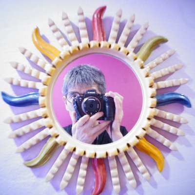 喫煙者。フリーランスカメラマン。全天候対応。人物写真専門。SONYしか使えない。。クリップオンストロボのみ対応。撮影時のご注意必読くださいhttps://t.co/65uRKBo4hC。撮影依頼の場合はスタジオ代金被写体負担。水曜の日中は撮影不可。撮影可能日はこちら https://t.co/2bib12BsBl。