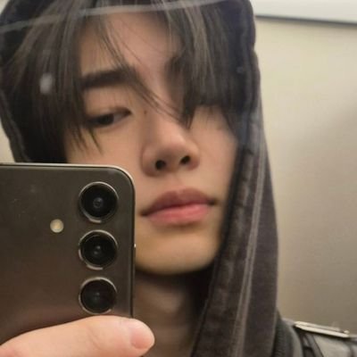 lili_turnn's profile picture. ★▪︎ °⋆ ࣪. ` | livros, programação, laboratório, gatos, matemática e astronomia   -   #studytwt e #booktwt

                | chalé 6 & ravenclaw