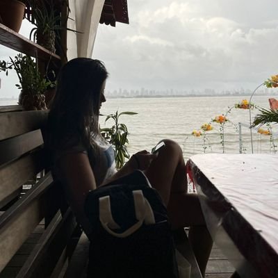 Nbelempara's profile picture. meio quadrada em mídias sociais, porém boa de prosa no face to face