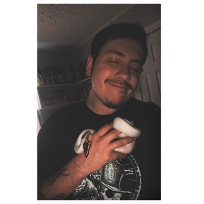 27 Wi 🛩ny Engaged ✊ 12/12/21 👩❤️👨 5/1/20 Daddy to reptiles 🐍🐍& 🦔 Member of @Voidbetweenworlds on ig and TikTok Taken by my lovely fiancé