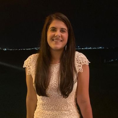 engenheira,
porto-alegrense, (mas sei votar ok?)
gremista,
louca por tartarugas, sabe?
mas não me segue, eu não sei o que eu tô fazendo