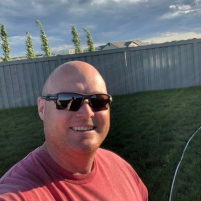 Proud Canadian and proud Albertan! Love to see the landscape that our great country has to offer as well as the rest of the world!!!