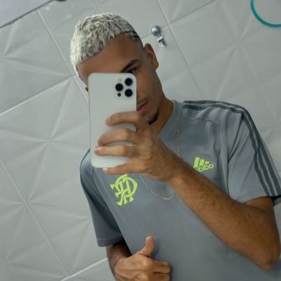 wellingtoonrs's profile picture. 