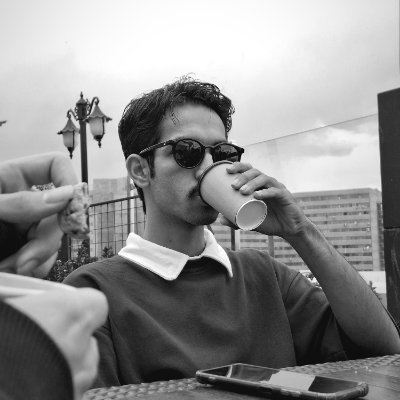 kzmpks's profile picture. یه بدبخت فلک زده که فوق تخصص چرتوپرتولوژی داره.