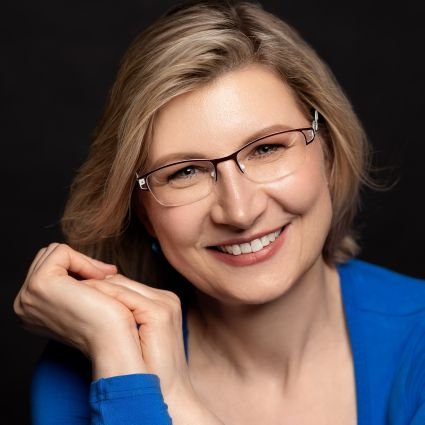 1607novakova's profile picture. A smile is the prettiest thing you can wear.