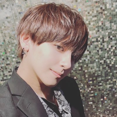 9月5日ホスト未経験からのスタート!/ 富山県出身/元俳優兼モデル/元バンドマン🎸/172cm/25歳/O型/グルダン/GMC/お酒爆飲み😋全ての出会いに感謝🙏/遊びにきてね〜