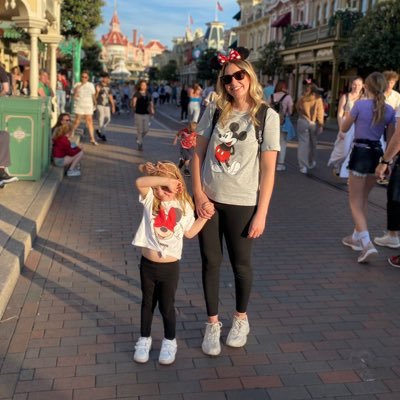 Hollymariemckay's profile picture. ♡ Mum to Niamh Florence & Frigo 🐾 ♡