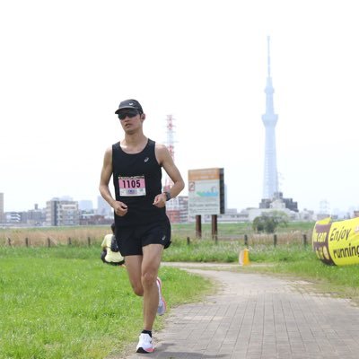 88年兵庫県出身/加古川山手中→加古川東高→大阪大学/中高では800,1500m専門/ダイエット目的で2023/10〜ランニング再開→2025-02〜転職して多忙になり距離激減中/ PB ハーフ 1:22:02(2024-11-10),フル3:20:59(2025-01-26)