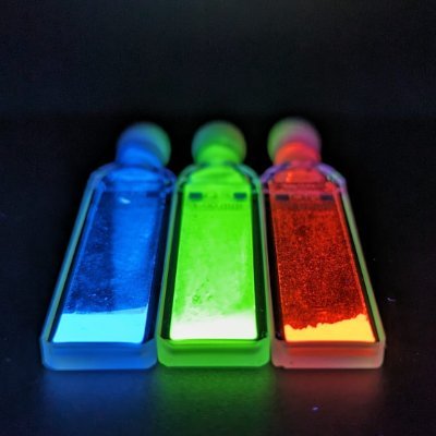 We create luminescent lanthanide complexes, MOFs and nanomaterials for bioanalytical applications and biological optical imaging in the near-infrared domain.