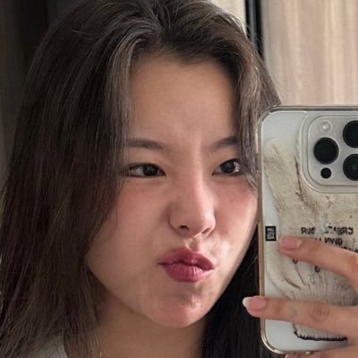 moomooflowa's profile picture. 휘인🐶🤍｜마마무｜Taiwan🇹🇼｜INFP-T｜一隻丁輝人養的夢女｜偶爾心血來潮會話很多🫰🏻｜轉推丁輝人還有各種美麗愛豆們✨｜要努力學韓文