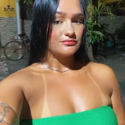 Nunca deixe o medo de errar impedir que você tente! Professora de Ed. Infantil 👩🏫 Mamãe da Maria Elisa 💜 021 RJ 🐚 insta: @baayelisa