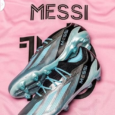 UAzemata56990's profile picture. 