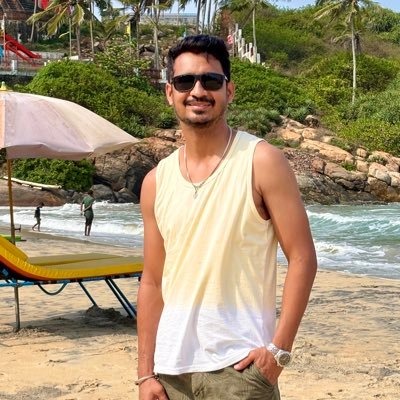 Asth04's profile picture. 👨🏻‍💻