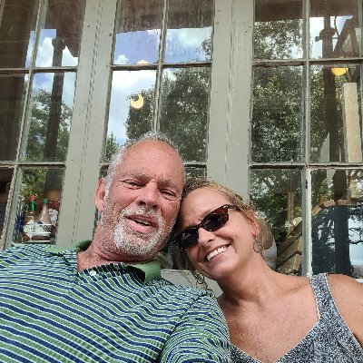 Proud American & wife of USAF veteran🇺🇸
🇺🇸Sick of watching the destruction of our country by self-serving politicians🇺🇸
#MAGA 🇺🇲😄