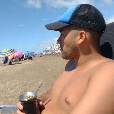 2hjuancruz's profile picture. 💙💛💙
24