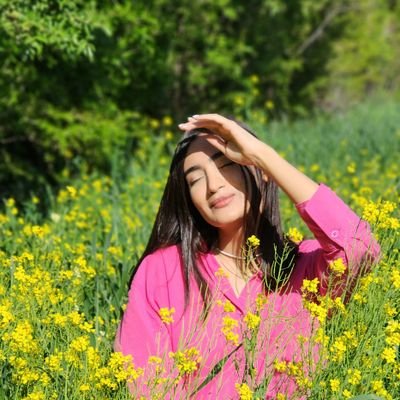 saraapbf's profile picture. من؟ انبوهی از داستان‌های کوتاه ناتمام.