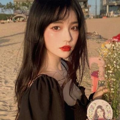 hiroe60110's profile picture. 人は、外では、孤独ですが、孤独の喜びも持っています。