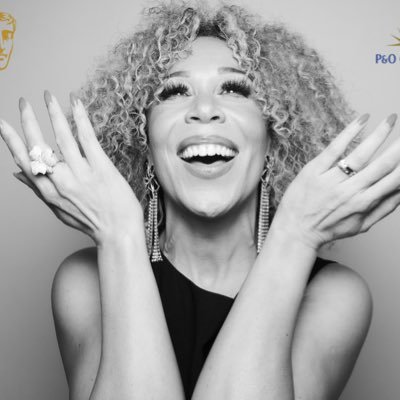 TV Presenter on @Lorraine & All Around Britain on @ITV • Creator of @WonderWomenTVUK 💃🏽 2022 Cast of @Dancingonice 2024 @BBCMastermind