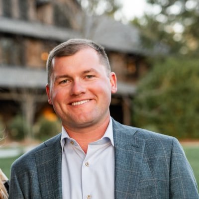 HunterHolcomb's profile picture. UA Alum || MBHS Alum 2015 || NWF Alum || Luxury Home Specialist @corcoranreverie