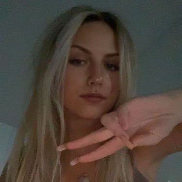21y 👸 | STAPS 🏃♀️| Danse💃. Vlogeuse MYM 👀 insta : @louanaavd