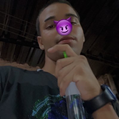 2L_pilotoo22's profile picture. 