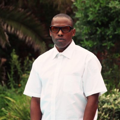 A multi-disciplinary graphic designer. Chief Design Officer, Co-founder of @thersdncy - Music Jock @rsdncyradio