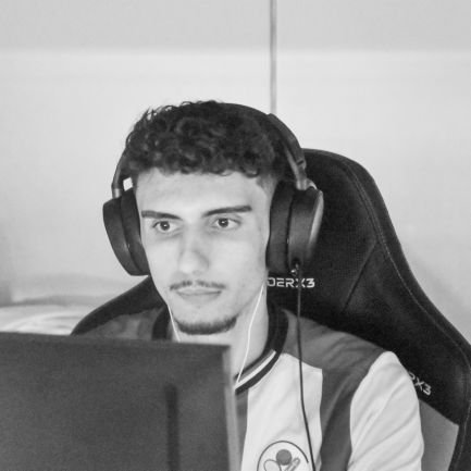 23| 🇵🇹 EAFC Player
Eliga Fan Challenge 2022 🥇
🏆Top32 Christmas Challenge 2023