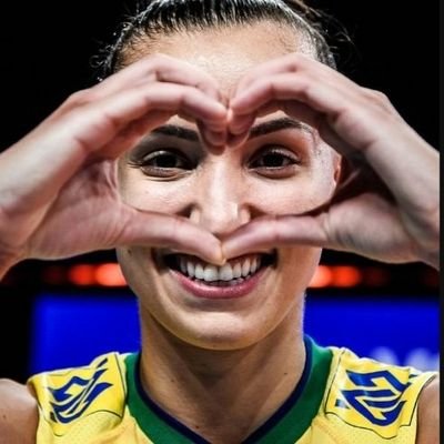 todo dia sofrendo por uma mulher diferente
multifandom • caDELA/ela