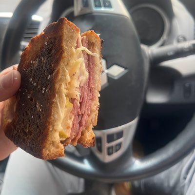royalgoodsss's profile picture. 