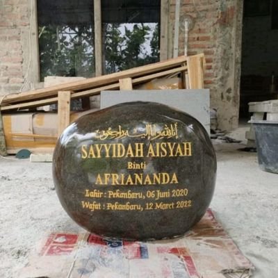 Pusat Industri Kerajinan Marmer & Granit
Store : Campurdarat Tulungagung
Wa : 083846717254