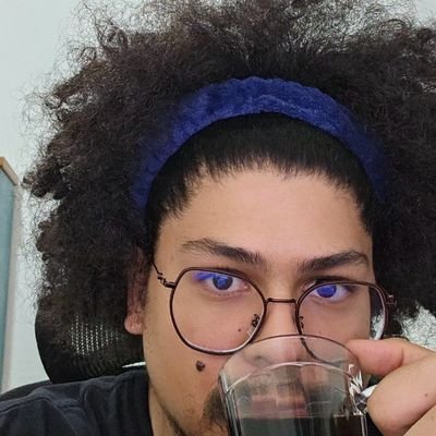 Alefzila's profile picture. { Data Engineer; Antifascista }