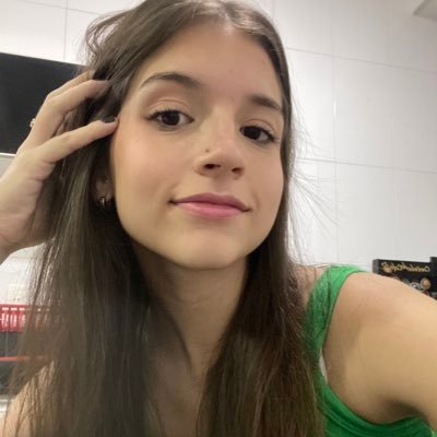 alicebrettas's profile picture. start falling in love, start the riot