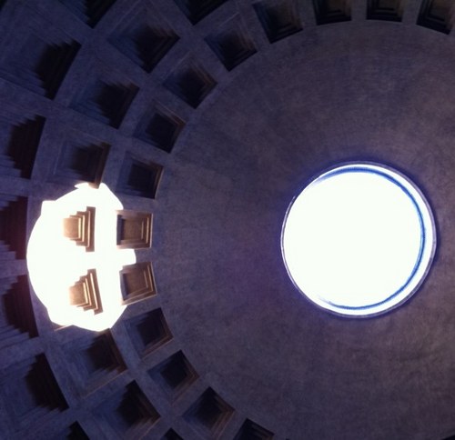 userpa's profile picture. I corvi volano in schiera, le aquile da sole; quindi i corvi come pecore seguono il capo e formano un gruppo eterogeneo, mentre le aquile hanno una dignità.