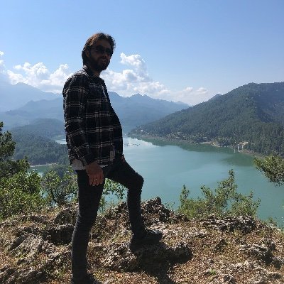 srts32's profile picture. 