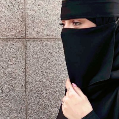 سيدة ذات حظ مشاكس ومزاج راقص بين التعقل والجنون : ( من جيل الطيبين  )