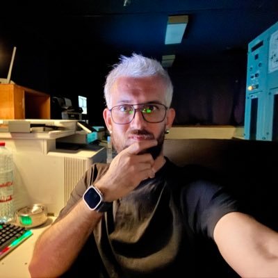 fatihgulsn's profile picture. I like colours in my life. 🌈