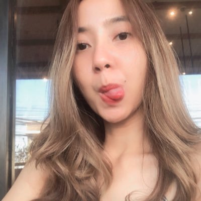 rdnsheila's profile picture. trust no one.